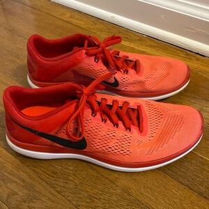 Men’s Nike sneaker